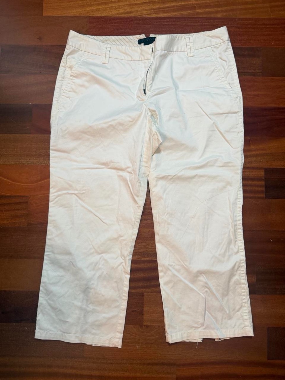 The Limited Women’s White Chino capri Pants